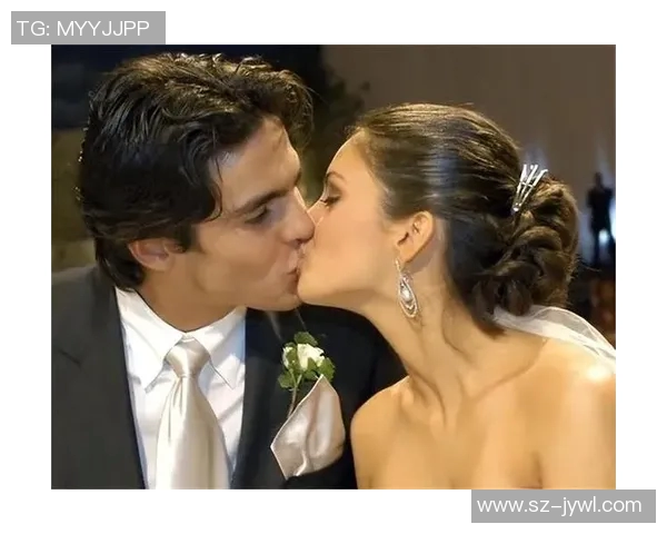 足球明星的婚姻状况揭秘与甜蜜瞬间的精彩图片分享